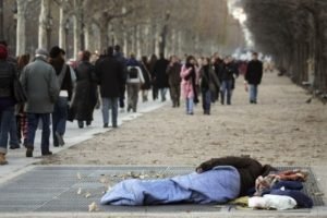 32085-pauvrete-1,bWF4LTY1NXgw