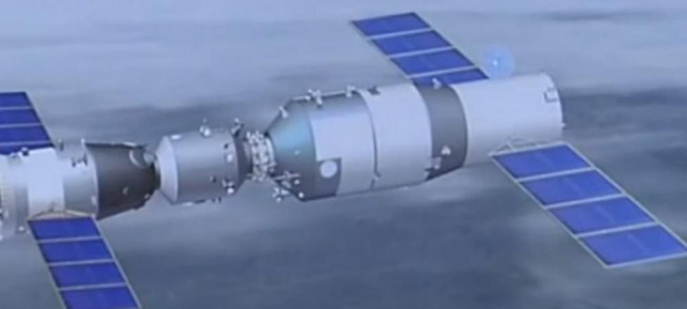 La capsule spatiale habitée Shenzhou-10 accosté avec le laboratoire spatial Tiangong-1, le 13 Juin 2013