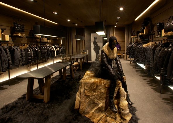 moncler store Aspen