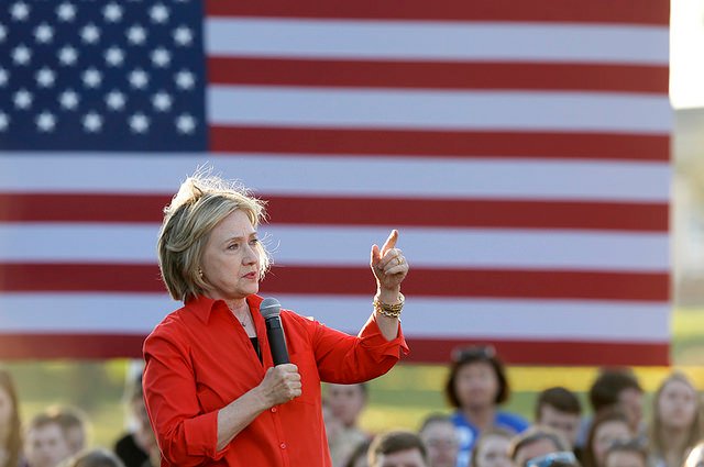 hillary clinton en campagne-pour les primaires democrates de 2016 credits-peter-stevens-licence-cc-by-2-0