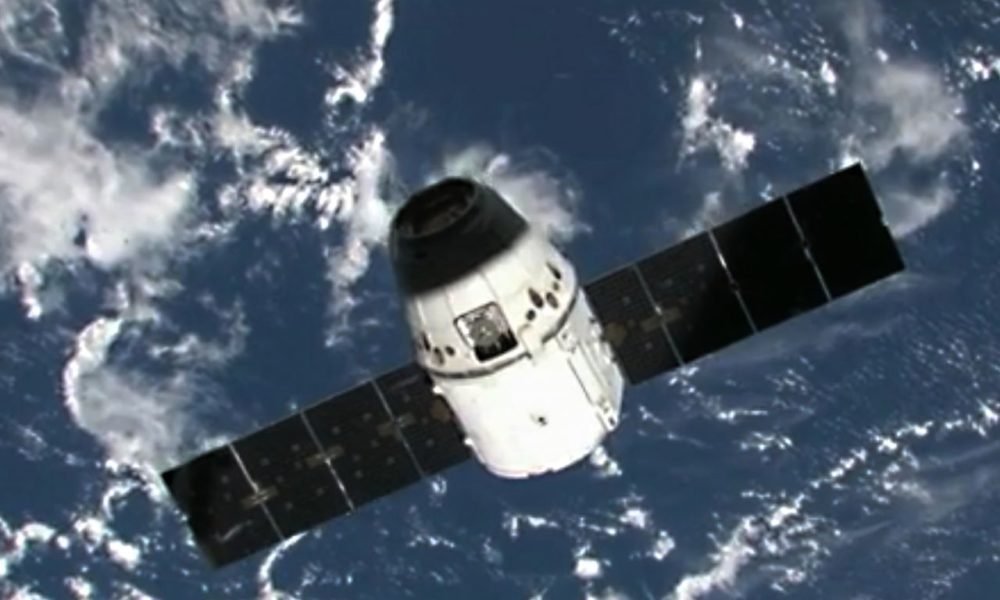 espace la capsule dragon rate son- rendez-vous avec l'iss